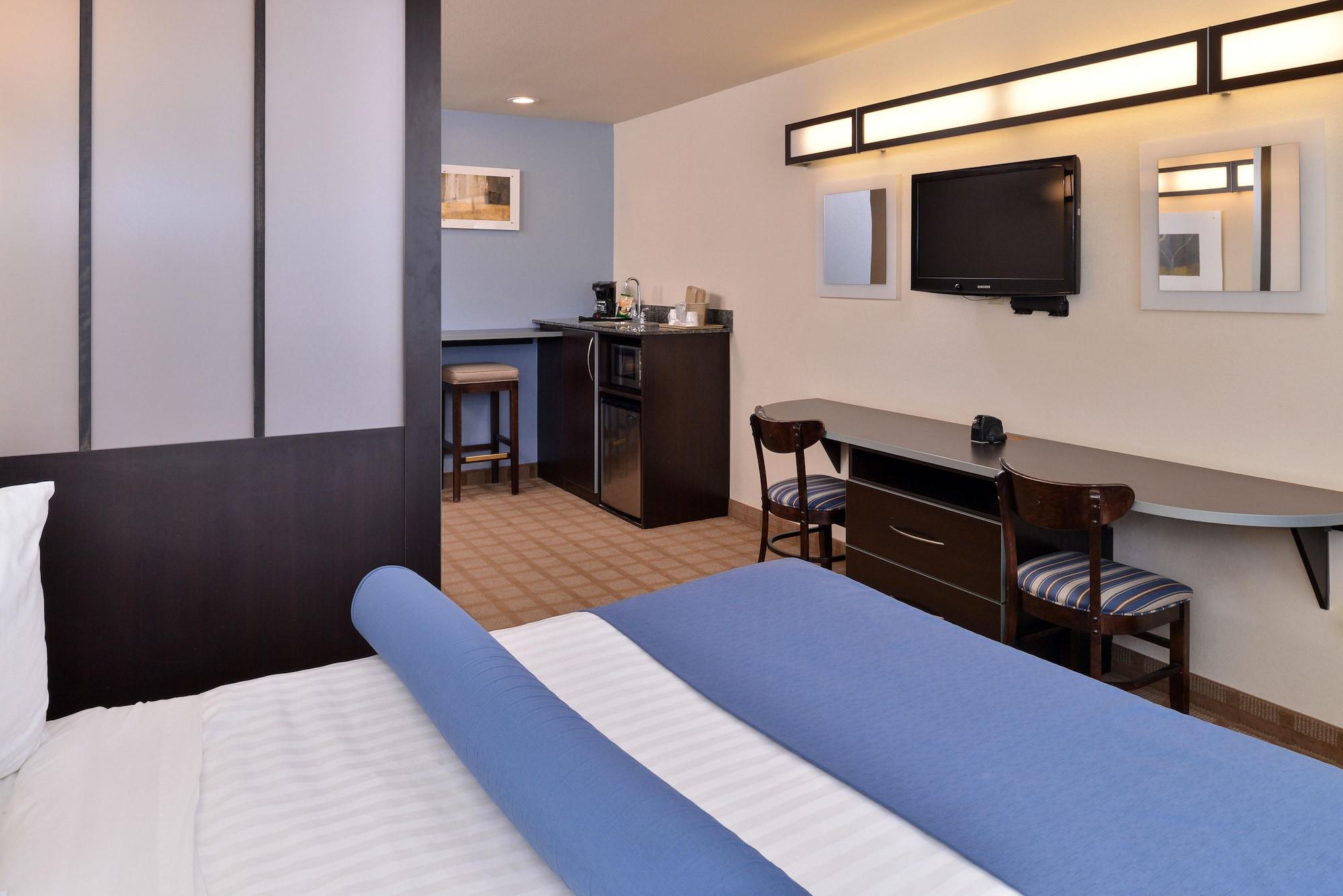 Microtel Inn & Suites By Wyndham Klamath Falls Exterior photo